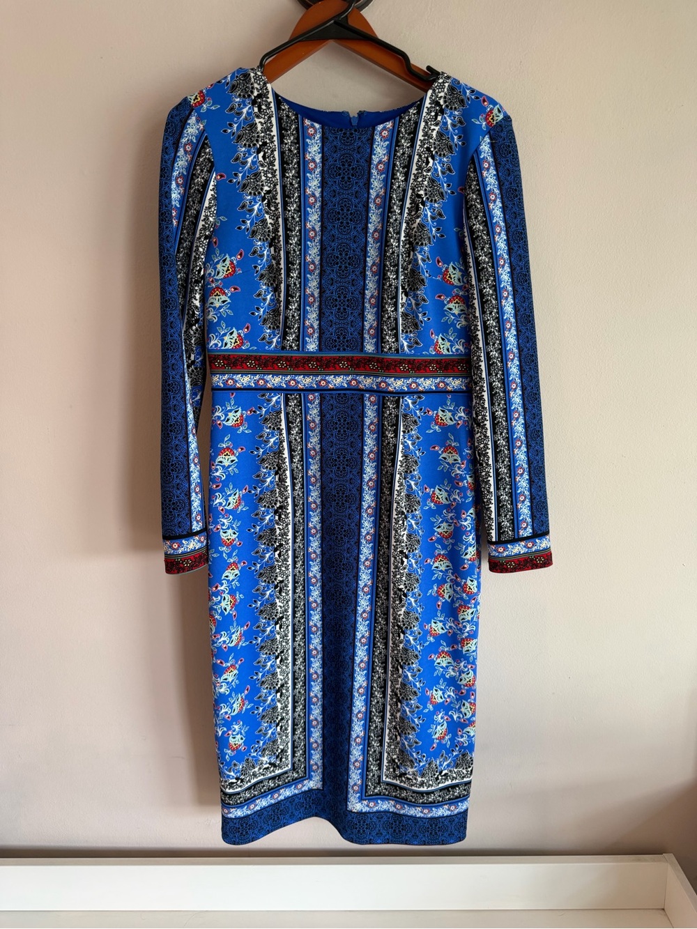 Maggy London Blue Scarf Print Long Sleeve Sheath Dress Size 6 Floral Geometric